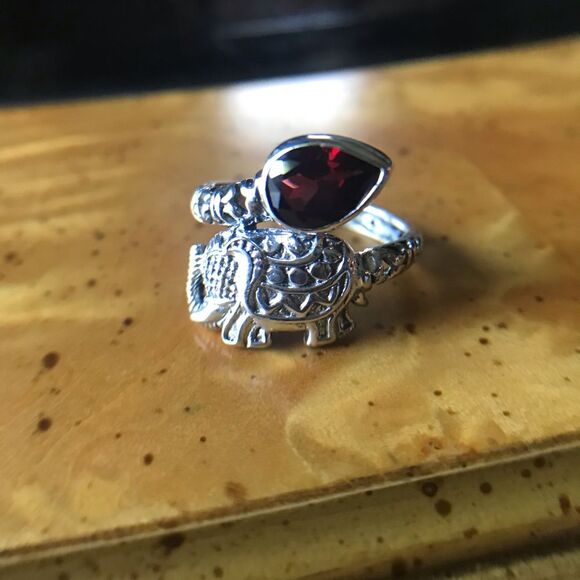 Natural Red Garnet Sterling Silver Elephant Ring Size 7 - Picture 1 of 8